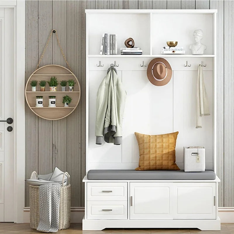 Porte-manteau avec banc à porte coulissante, coussin, poignée argentée, et armoire de rangement
