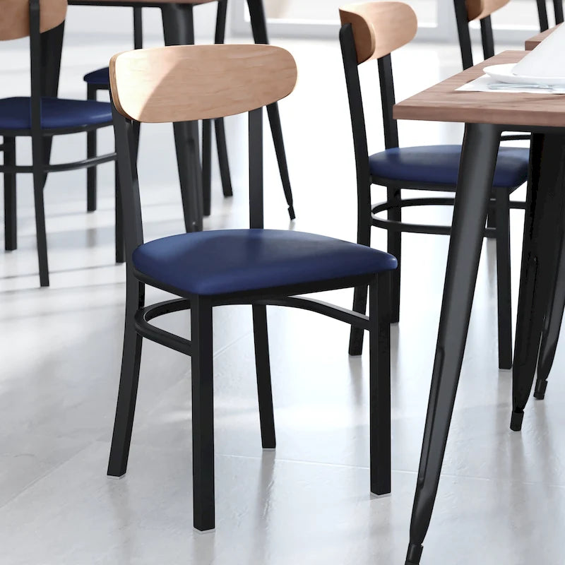Chaise de salle à manger commerciale en métal avec assise en bois et dossier boomerang