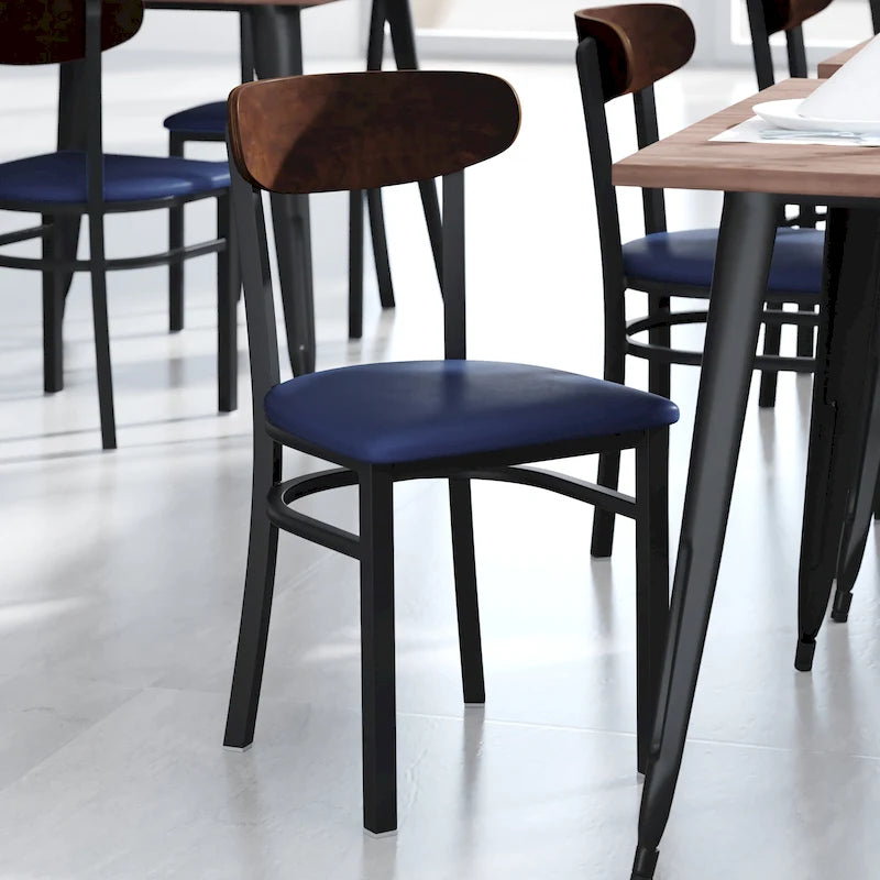 Chaise de salle à manger commerciale en métal avec assise en bois et dossier boomerang