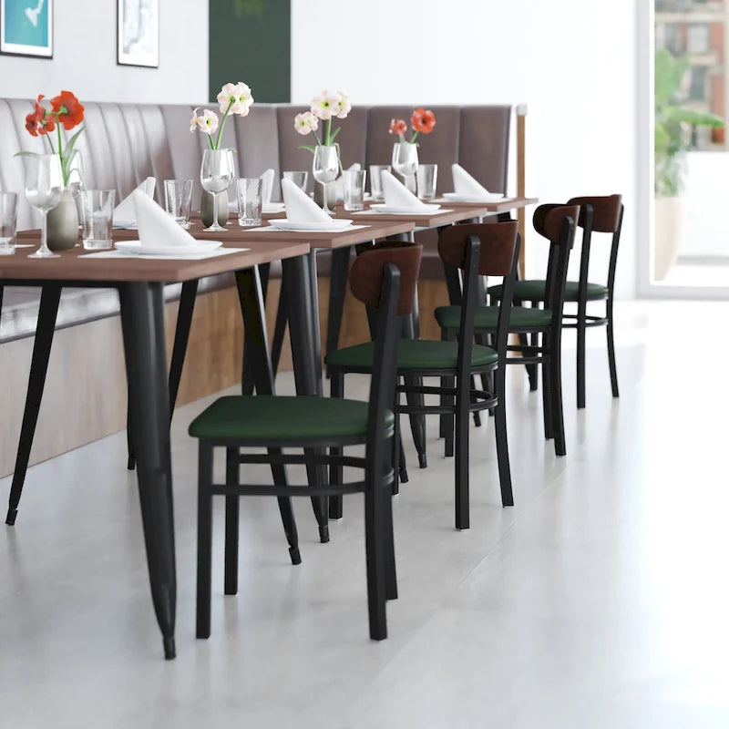 Chaise de salle à manger commerciale en métal avec assise en bois et dossier boomerang